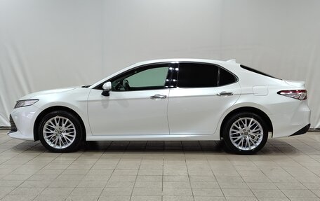 Toyota Camry, 2019 год, 3 100 000 рублей, 8 фотография