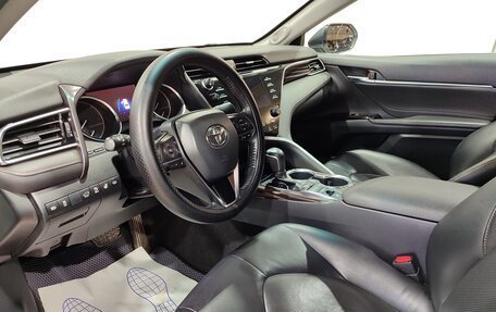 Toyota Camry, 2019 год, 3 100 000 рублей, 17 фотография