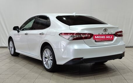 Toyota Camry, 2019 год, 3 100 000 рублей, 7 фотография