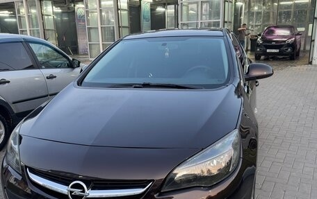 Opel Astra J, 2015 год, 1 130 000 рублей, 3 фотография