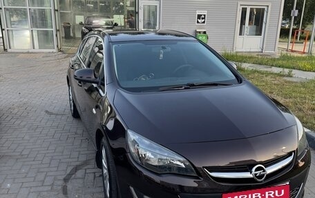 Opel Astra J, 2015 год, 1 130 000 рублей, 14 фотография