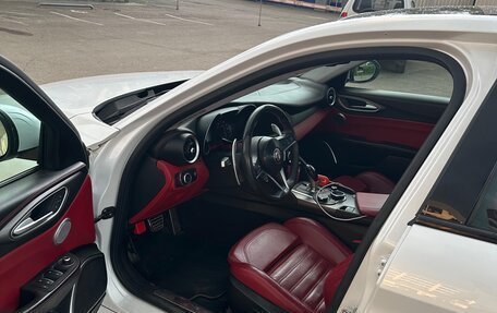 Alfa Romeo Giulia II, 2018 год, 1 980 000 рублей, 13 фотография