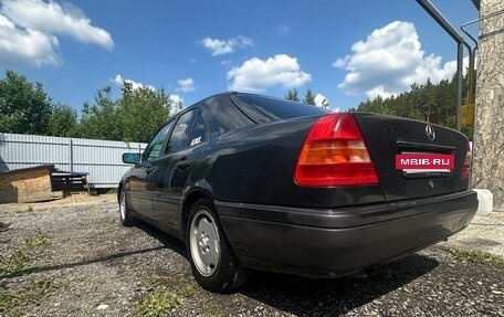 Mercedes-Benz C-Класс, 1995 год, 250 000 рублей, 4 фотография