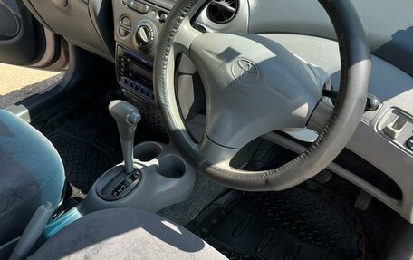 Toyota Vitz, 2001 год, 445 000 рублей, 24 фотография