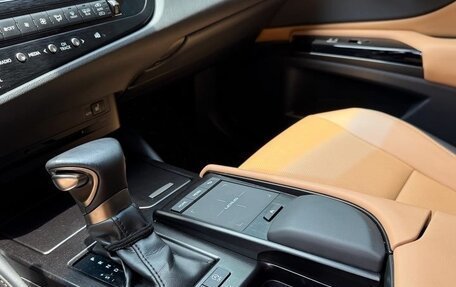Lexus ES VII, 2022 год, 3 575 000 рублей, 12 фотография