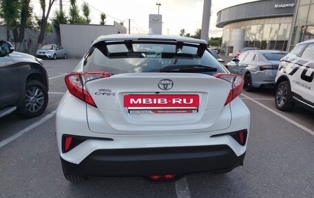 Toyota C-HR I рестайлинг, 2019 год, 2 500 000 рублей, 2 фотография