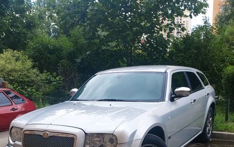 Chrysler 300C II, 2005 год, 1 700 000 рублей, 3 фотография