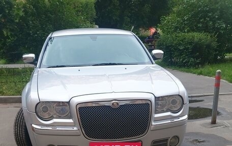 Chrysler 300C II, 2005 год, 1 700 000 рублей, 2 фотография