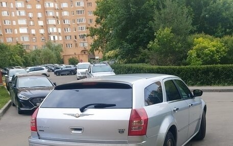 Chrysler 300C II, 2005 год, 1 700 000 рублей, 8 фотография