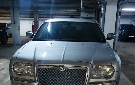 Chrysler 300C II, 2005 год, 1 700 000 рублей, 12 фотография