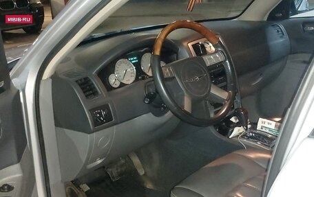 Chrysler 300C II, 2005 год, 1 700 000 рублей, 11 фотография