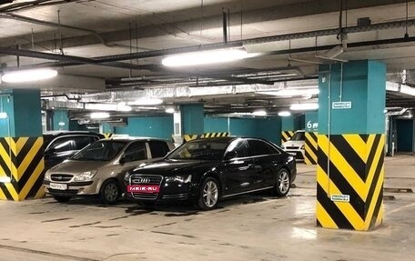 Audi A8, 2011 год, 1 690 000 рублей, 6 фотография