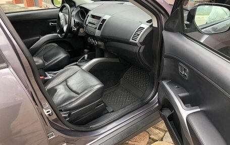 Mitsubishi Outlander III рестайлинг 3, 2010 год, 1 300 000 рублей, 11 фотография