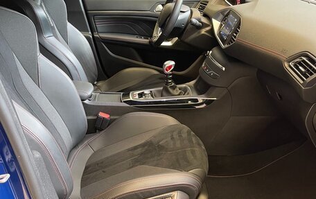 Peugeot 308 GTi I рестайлинг, 2019 год, 2 090 000 рублей, 10 фотография