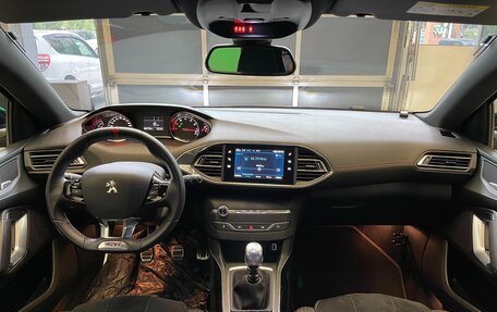 Peugeot 308 GTi I рестайлинг, 2019 год, 2 090 000 рублей, 13 фотография