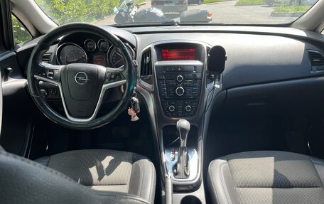 Opel Astra J, 2012 год, 560 000 рублей, 1 фотография