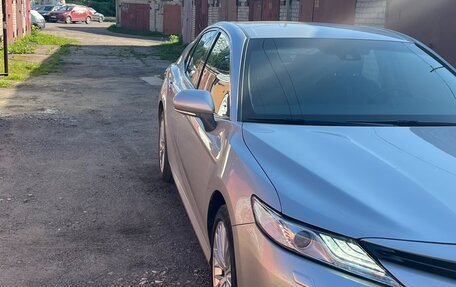 Toyota Camry, 2019 год, 3 450 000 рублей, 2 фотография