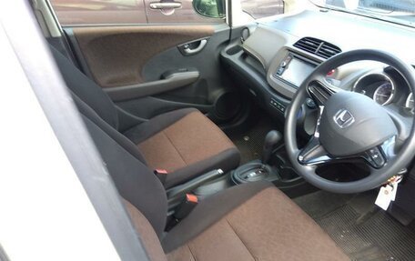 Honda Fit Shuttle I рестайлинг, 2015 год, 1 100 000 рублей, 17 фотография