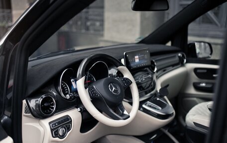 Mercedes-Benz V-Класс, 2021 год, 14 990 000 рублей, 30 фотография