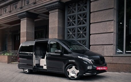 Mercedes-Benz V-Класс, 2021 год, 14 990 000 рублей, 27 фотография