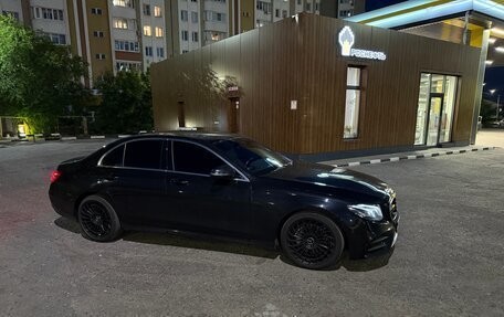 Mercedes-Benz E-Класс, 2018 год, 3 600 000 рублей, 3 фотография