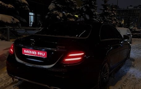 Mercedes-Benz E-Класс, 2018 год, 3 600 000 рублей, 19 фотография