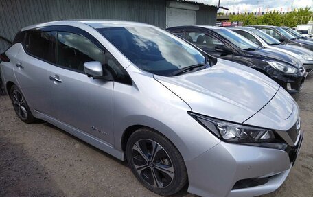 Nissan Leaf II, 2019 год, 1 600 000 рублей, 4 фотография