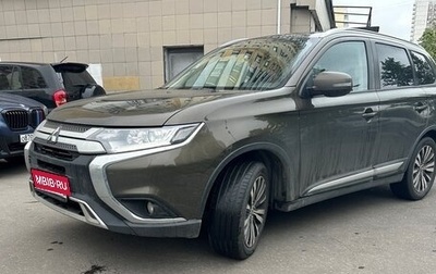 Mitsubishi Outlander III рестайлинг 3, 2019 год, 2 350 000 рублей, 1 фотография