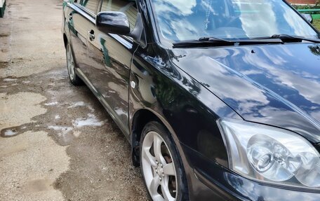 Toyota Avensis III рестайлинг, 2006 год, 930 000 рублей, 1 фотография