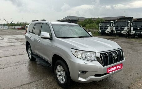 Toyota Land Cruiser Prado 150 рестайлинг 2, 2022 год, 5 648 000 рублей, 7 фотография