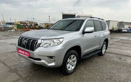 Toyota Land Cruiser Prado 150 рестайлинг 2, 2022 год, 5 648 000 рублей, 2 фотография