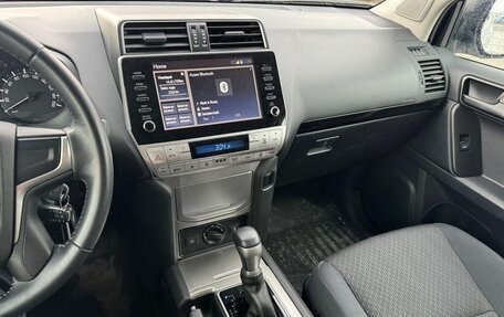 Toyota Land Cruiser Prado 150 рестайлинг 2, 2022 год, 5 648 000 рублей, 10 фотография