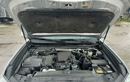 Toyota Land Cruiser Prado 150 рестайлинг 2, 2022 год, 5 648 000 рублей, 12 фотография