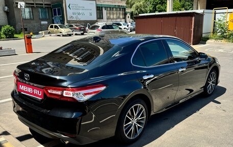 Toyota Camry, 2023 год, 3 880 000 рублей, 2 фотография