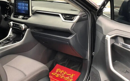 Toyota RAV4, 2022 год, 2 075 000 рублей, 12 фотография