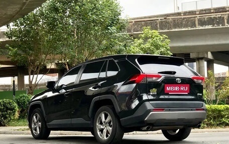 Toyota RAV4, 2022 год, 2 075 000 рублей, 4 фотография