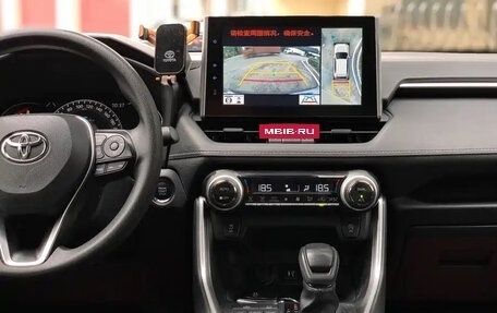 Toyota RAV4, 2022 год, 2 075 000 рублей, 9 фотография
