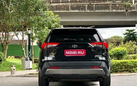 Toyota RAV4, 2022 год, 2 075 000 рублей, 5 фотография