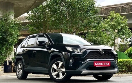 Toyota RAV4, 2022 год, 2 075 000 рублей, 3 фотография