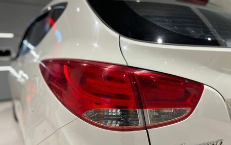 Hyundai Tucson III, 2010 год, 900 000 рублей, 9 фотография