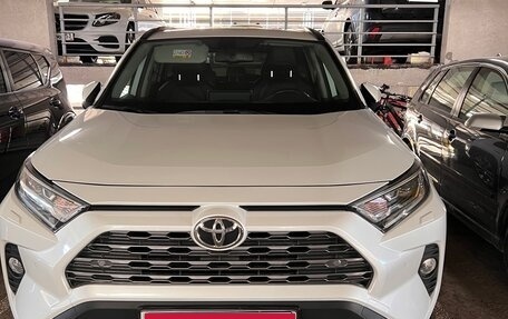Toyota RAV4, 2021 год, 3 950 000 рублей, 2 фотография