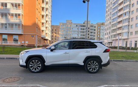 Toyota RAV4, 2021 год, 3 950 000 рублей, 4 фотография