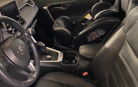 Toyota RAV4, 2021 год, 3 950 000 рублей, 5 фотография