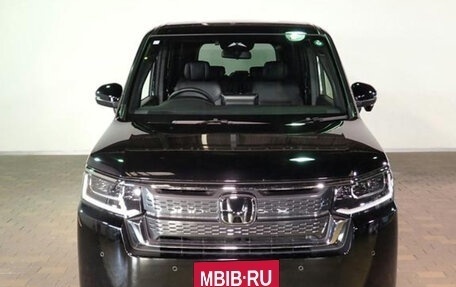 Honda Stepwgn, 2022 год, 2 000 000 рублей, 2 фотография