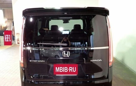 Honda Stepwgn, 2022 год, 2 000 000 рублей, 5 фотография