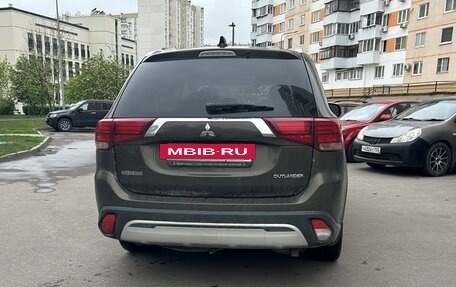 Mitsubishi Outlander III рестайлинг 3, 2019 год, 2 350 000 рублей, 7 фотография