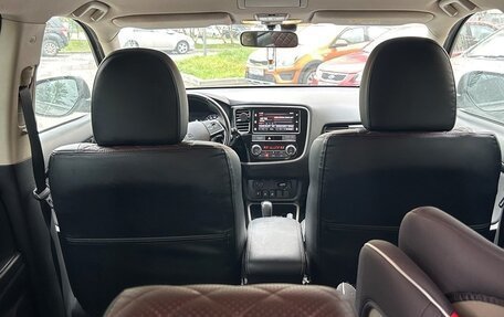 Mitsubishi Outlander III рестайлинг 3, 2019 год, 2 350 000 рублей, 12 фотография