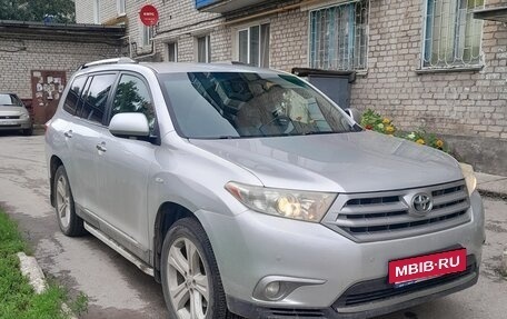 Toyota Highlander III, 2011 год, 1 770 000 рублей, 3 фотография