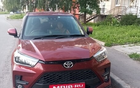 Toyota Raize I, 2020 год, 1 780 000 рублей, 2 фотография