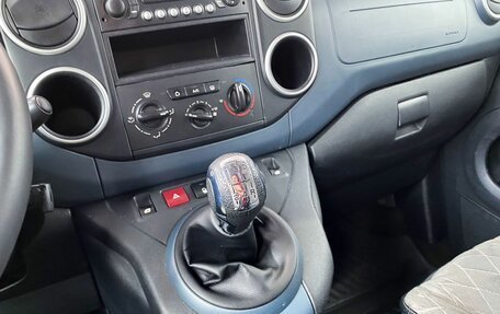 Peugeot Partner II рестайлинг 2, 2010 год, 700 000 рублей, 16 фотография